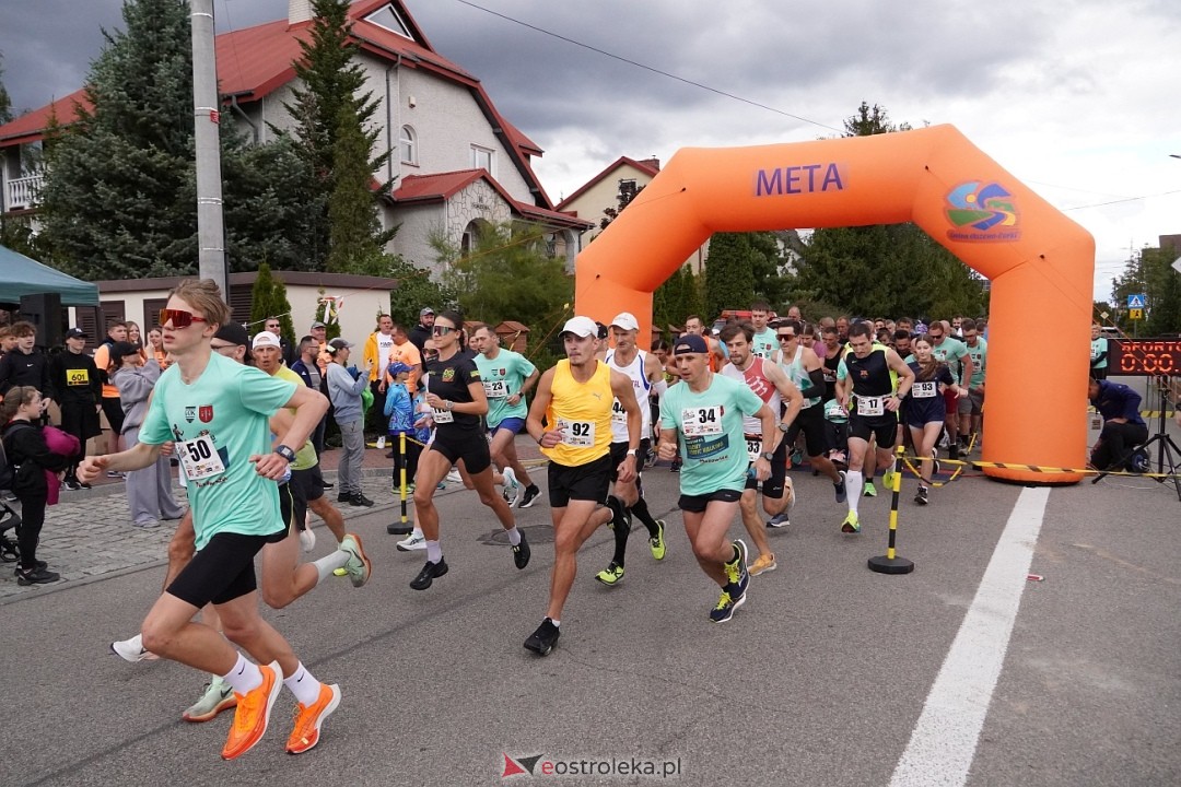 II Festiwal Biegowy i Nordic Walking, o Puchar Wójta Gminy Olszewo-Borki [28.09.2025] - zdjęcie #87 - eOstroleka.pl