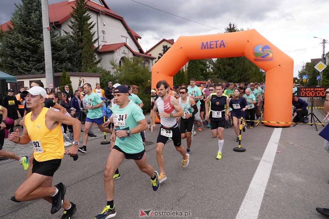 II Festiwal Biegowy i Nordic Walking, o Puchar Wójta Gminy Olszewo-Borki [28.09.2025] - zdjęcie #86 - eOstroleka.pl