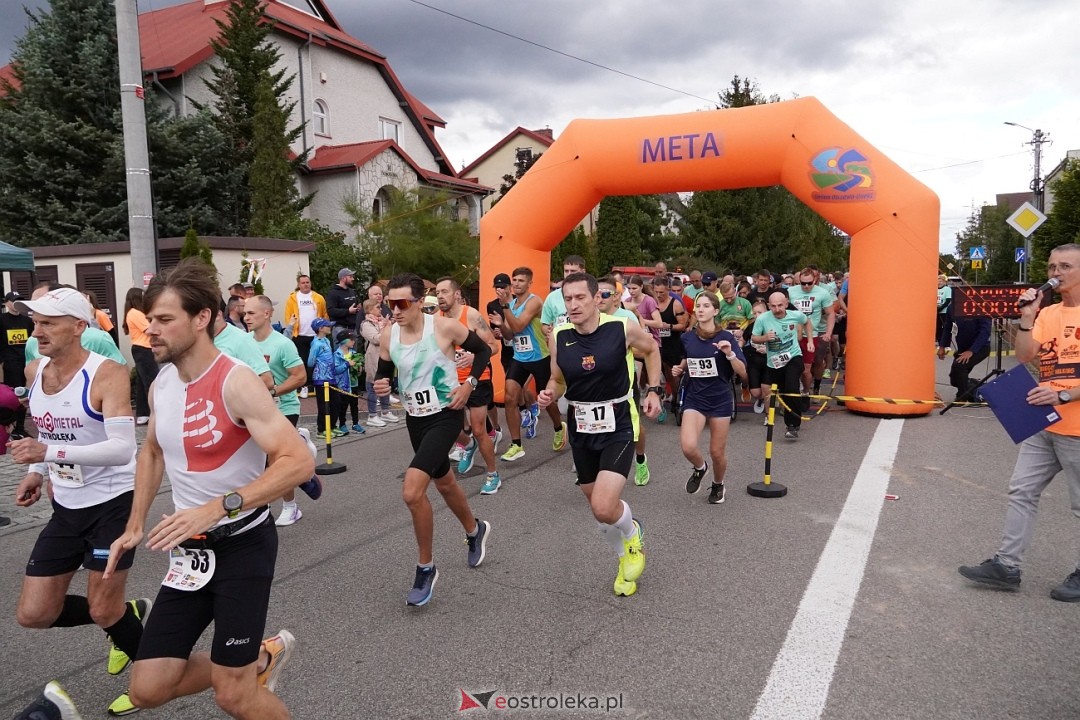II Festiwal Biegowy i Nordic Walking, o Puchar Wójta Gminy Olszewo-Borki [28.09.2025] - zdjęcie #85 - eOstroleka.pl