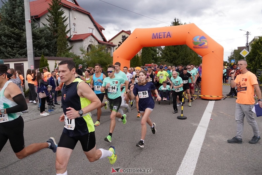 II Festiwal Biegowy i Nordic Walking, o Puchar Wójta Gminy Olszewo-Borki [28.09.2025] - zdjęcie #84 - eOstroleka.pl