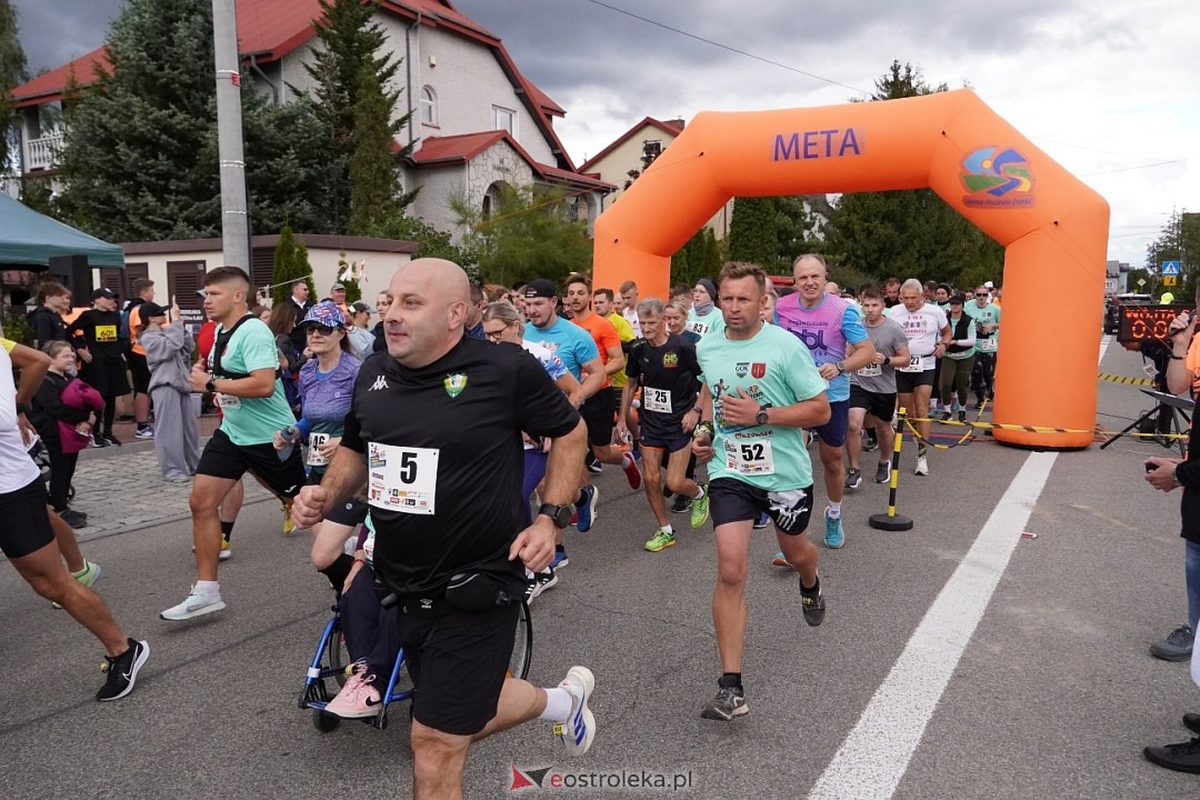 II Festiwal Biegowy i Nordic Walking, o Puchar Wójta Gminy Olszewo-Borki [28.09.2025] - zdjęcie #75 - eOstroleka.pl