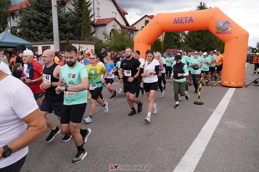 II Festiwal Biegowy i Nordic Walking, o Puchar Wójta Gminy Olszewo-Borki [28.09.2025] - zdjęcie #69 - eOstroleka.pl