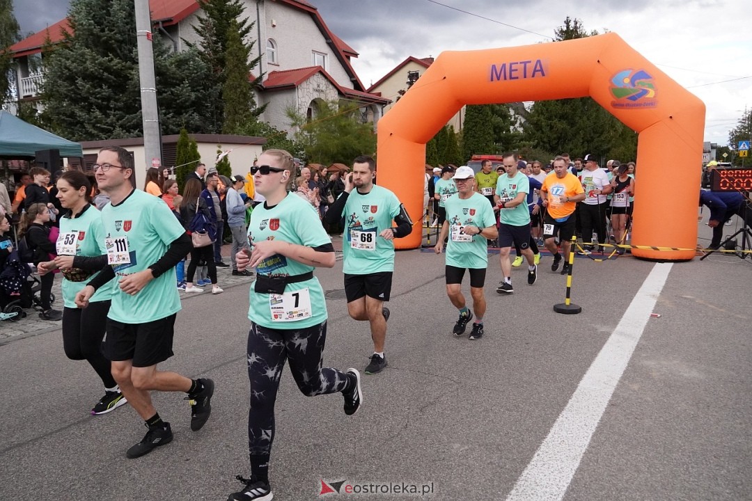 II Festiwal Biegowy i Nordic Walking, o Puchar Wójta Gminy Olszewo-Borki [28.09.2025] - zdjęcie #64 - eOstroleka.pl
