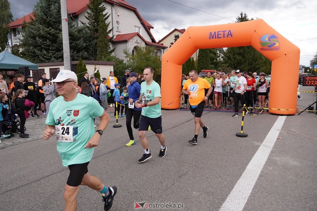 II Festiwal Biegowy i Nordic Walking, o Puchar Wójta Gminy Olszewo-Borki [28.09.2025] - zdjęcie #61 - eOstroleka.pl