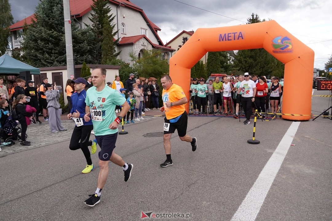 II Festiwal Biegowy i Nordic Walking, o Puchar Wójta Gminy Olszewo-Borki [28.09.2025] - zdjęcie #60 - eOstroleka.pl