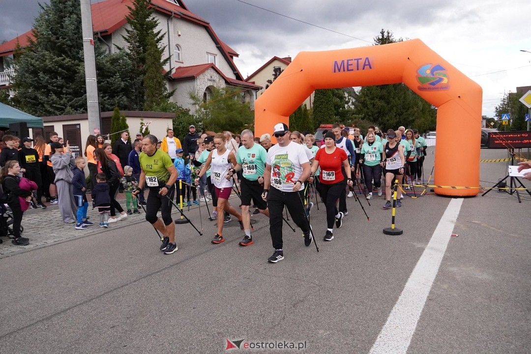 II Festiwal Biegowy i Nordic Walking, o Puchar Wójta Gminy Olszewo-Borki [28.09.2025] - zdjęcie #59 - eOstroleka.pl