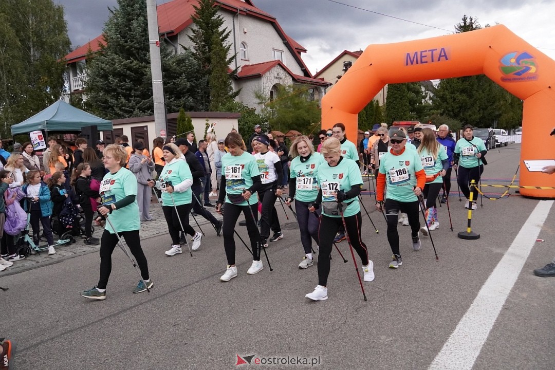 II Festiwal Biegowy i Nordic Walking, o Puchar Wójta Gminy Olszewo-Borki [28.09.2025] - zdjęcie #55 - eOstroleka.pl