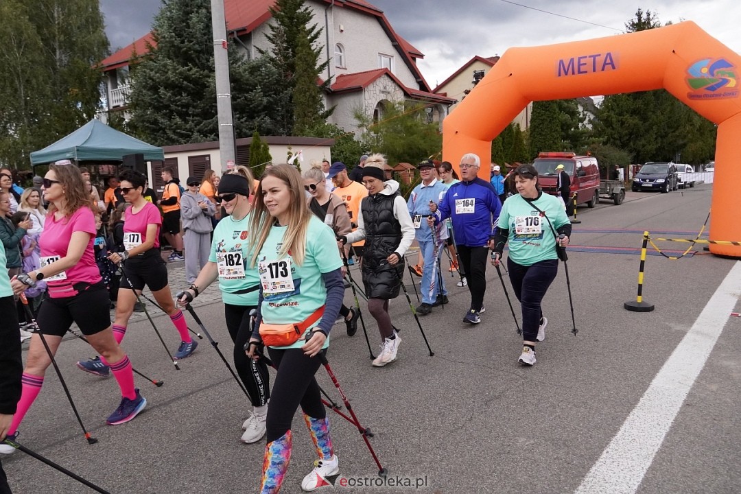 II Festiwal Biegowy i Nordic Walking, o Puchar Wójta Gminy Olszewo-Borki [28.09.2025] - zdjęcie #49 - eOstroleka.pl
