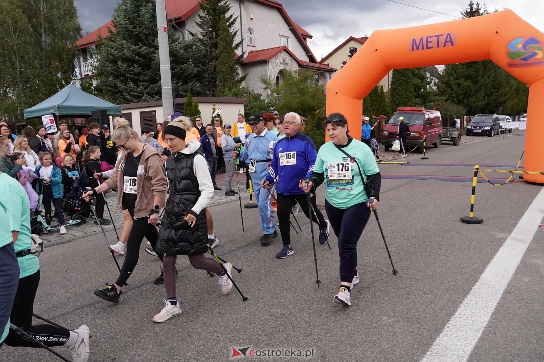 II Festiwal Biegowy i Nordic Walking, o Puchar Wójta Gminy Olszewo-Borki [28.09.2025] - zdjęcie #47 - eOstroleka.pl