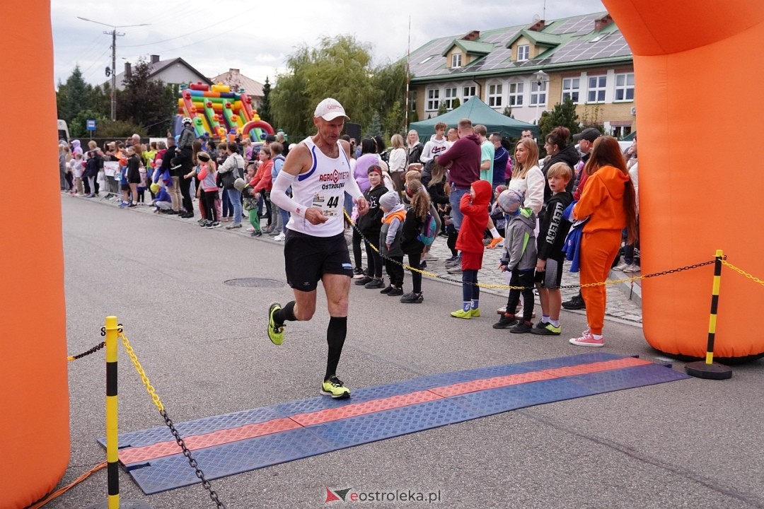 II Festiwal Biegowy i Nordic Walking, o Puchar Wójta Gminy Olszewo-Borki [28.09.2025] - zdjęcie #18 - eOstroleka.pl
