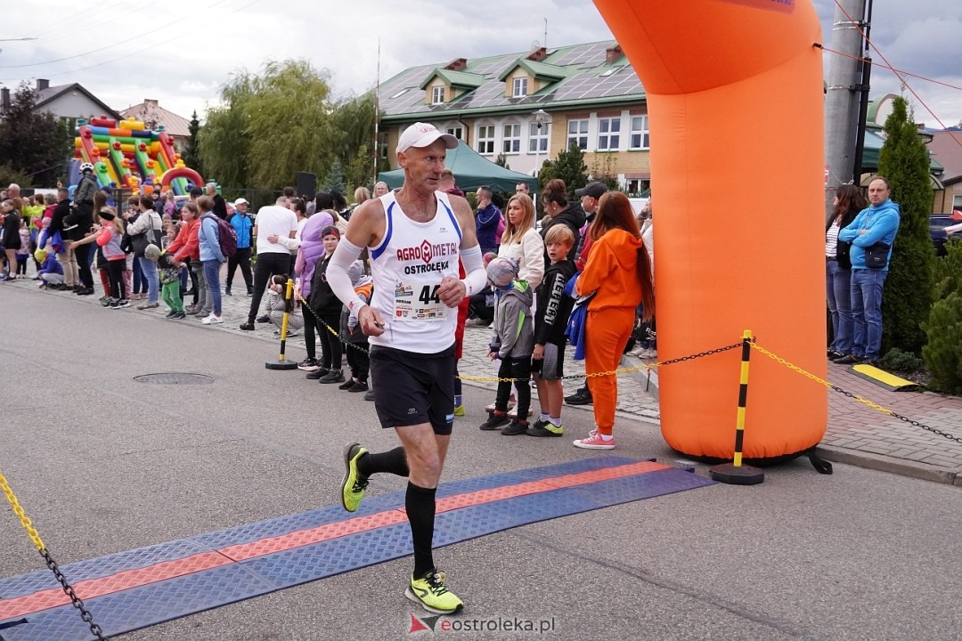 II Festiwal Biegowy i Nordic Walking, o Puchar Wójta Gminy Olszewo-Borki [28.09.2025] - zdjęcie #17 - eOstroleka.pl