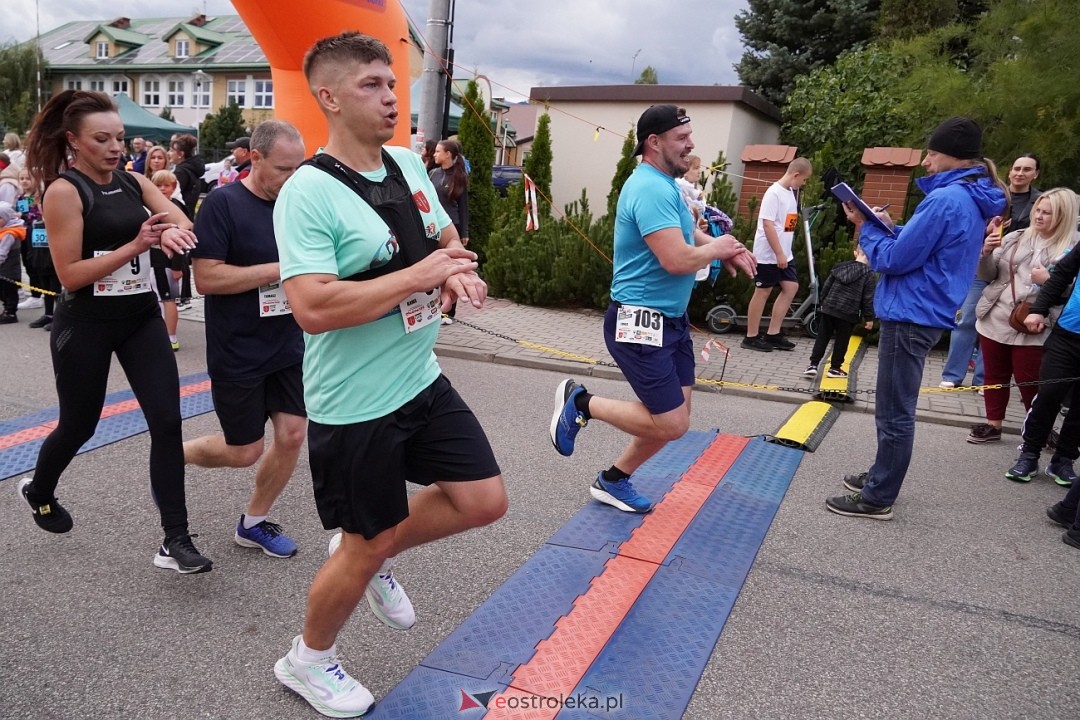 II Festiwal Biegowy i Nordic Walking, o Puchar Wójta Gminy Olszewo-Borki [28.09.2025] - zdjęcie #8 - eOstroleka.pl