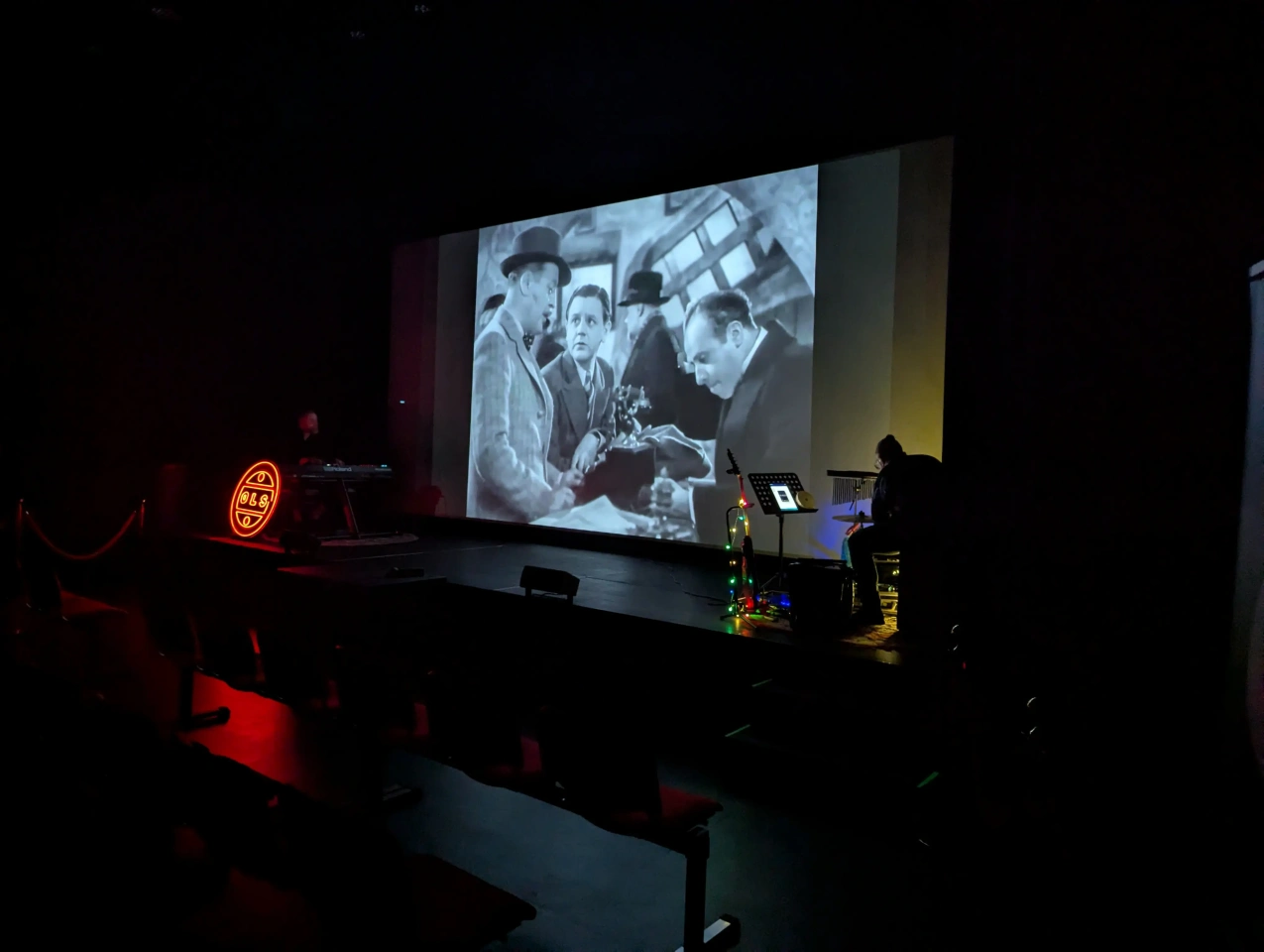 „W starym kinie...” w Muzeum Żołnierzy Wyklętych [28.09.2025] - zdjęcie #4 - eOstroleka.pl