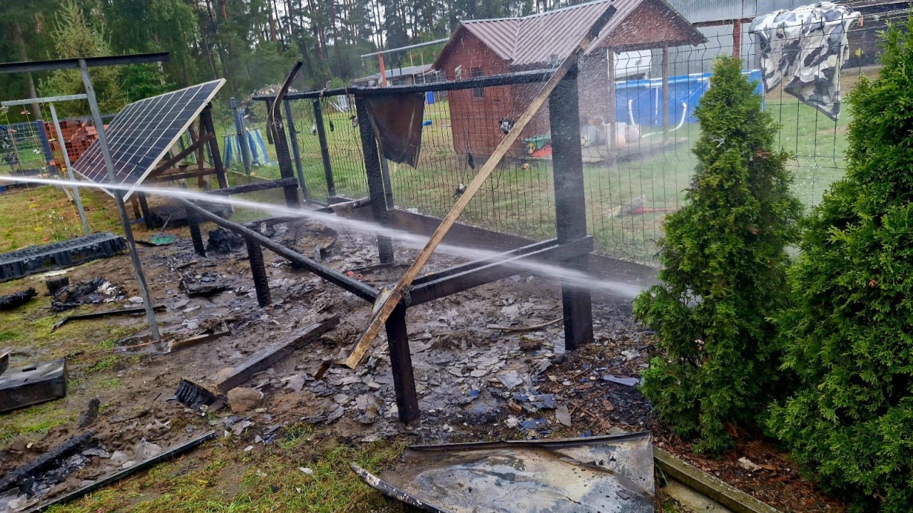 Pożar fotowoltaikiw Łysych [30.09.2025] - zdjęcie #3 - eOstroleka.pl