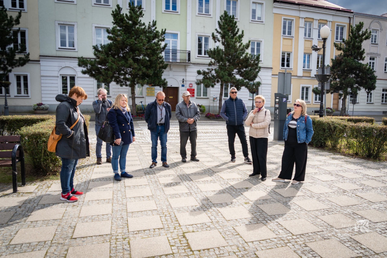 Spacer historyczny z Muzeum Kultury Kurpiowskiej [01.10.2025] - zdjęcie #7 - eOstroleka.pl