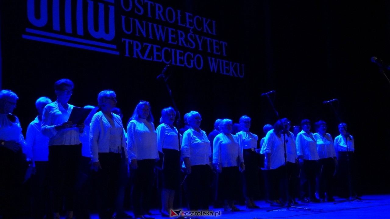Inauguracja roku Ostrołęckiego Uniwersytetu Trzeciego Wieku [01.10.2025] - zdjęcie #69 - eOstroleka.pl