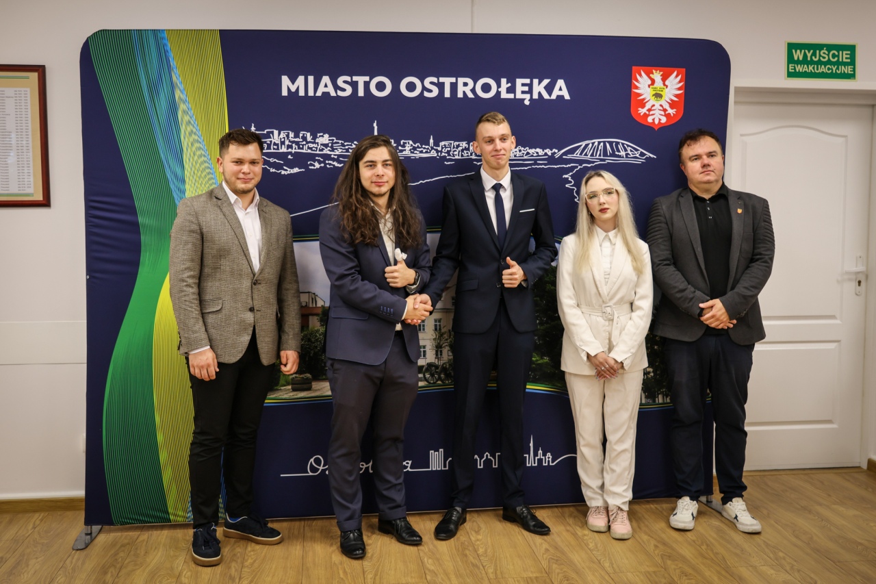 Podsumowanie III kadencji Młodzieżowej Rady Miasta [02.10.2025] - zdjęcie #47 - eOstroleka.pl