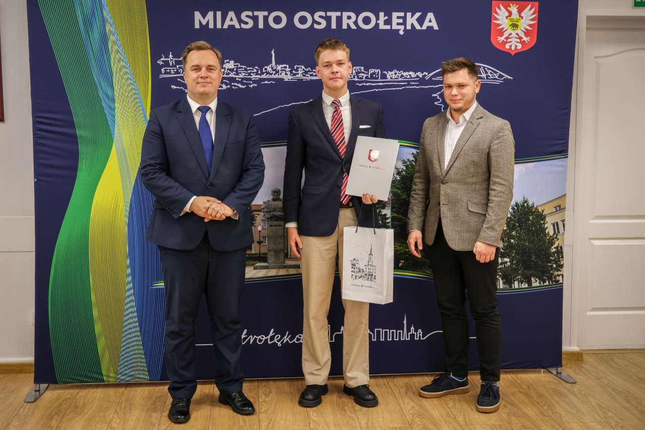 Podsumowanie III kadencji Młodzieżowej Rady Miasta [02.10.2025] - zdjęcie #46 - eOstroleka.pl