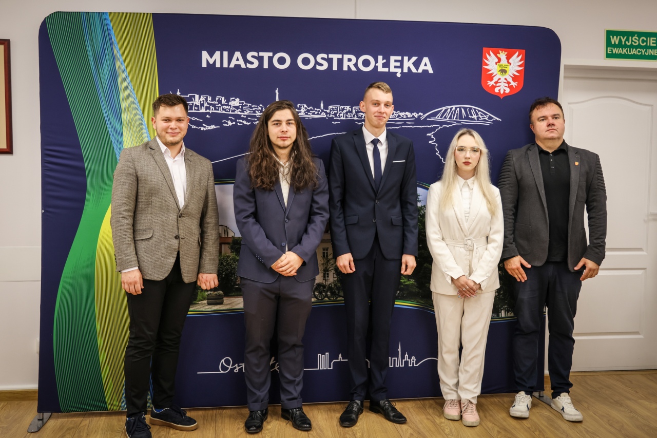 Podsumowanie III kadencji Młodzieżowej Rady Miasta [02.10.2025] - zdjęcie #27 - eOstroleka.pl