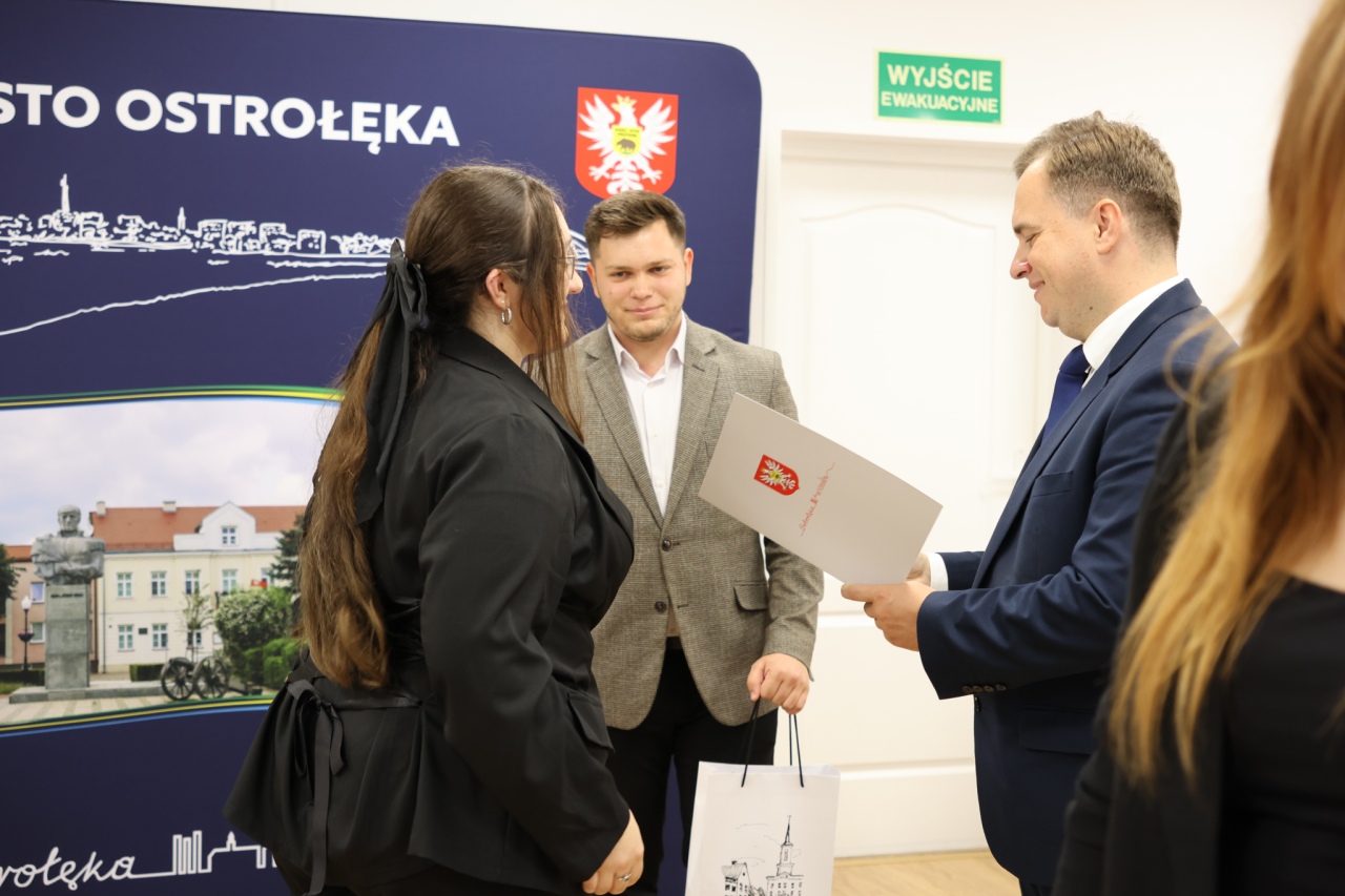 Podsumowanie III kadencji Młodzieżowej Rady Miasta [02.10.2025] - zdjęcie #24 - eOstroleka.pl