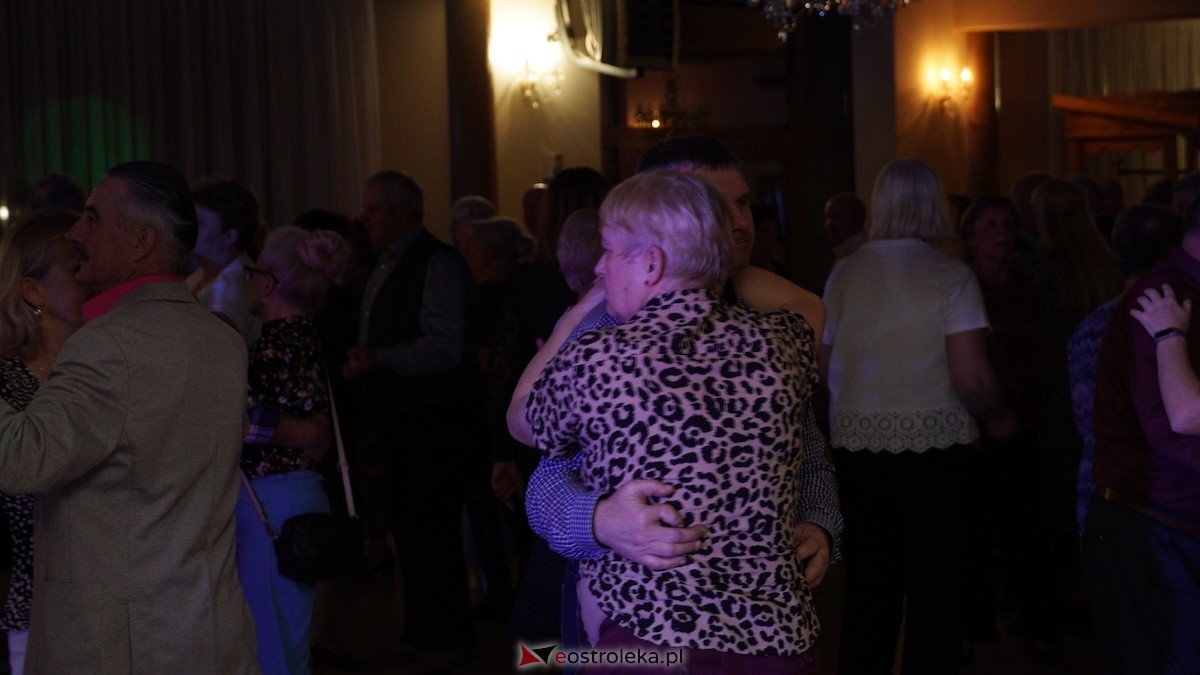 Jak za dawnych lat - potańcówka w gminie Olszewo-Borki [02.10.2025] - zdjęcie #48 - eOstroleka.pl
