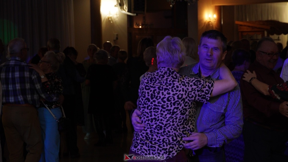 Jak za dawnych lat - potańcówka w gminie Olszewo-Borki [02.10.2025] - zdjęcie #47 - eOstroleka.pl