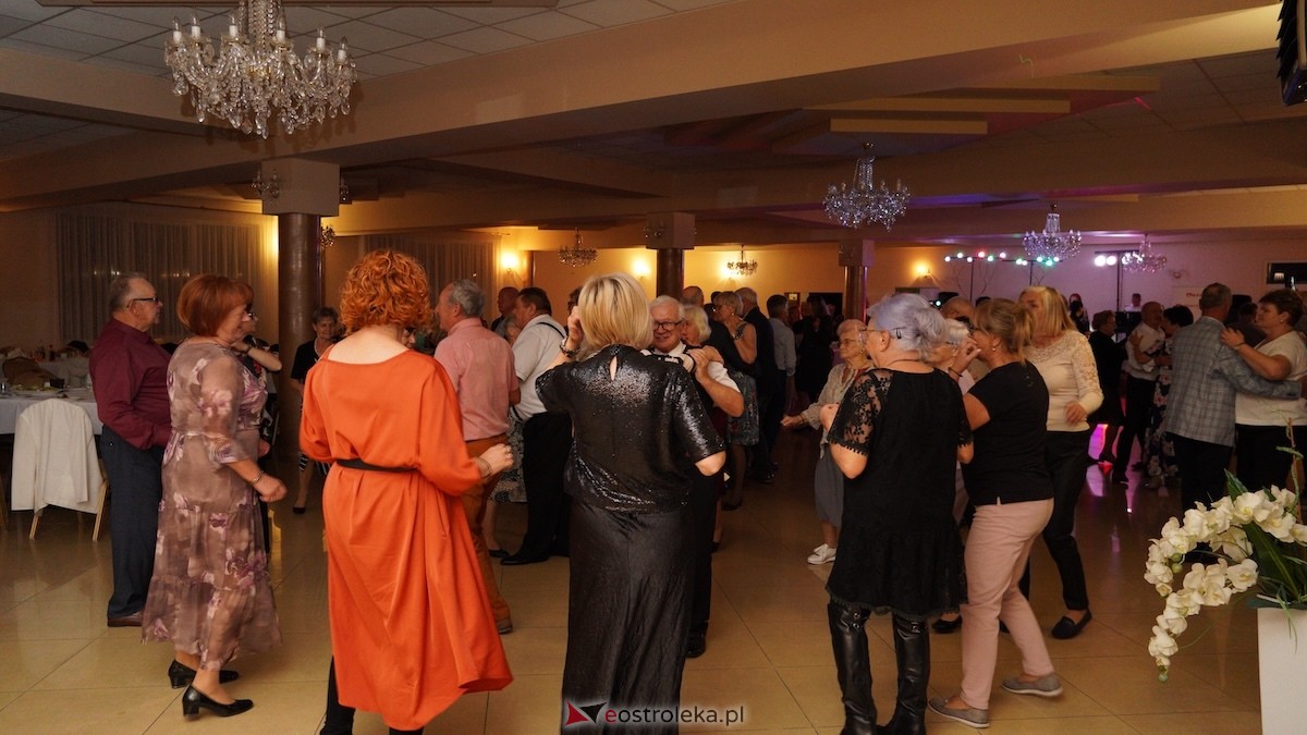 Jak za dawnych lat - potańcówka w gminie Olszewo-Borki [02.10.2025] - zdjęcie #41 - eOstroleka.pl