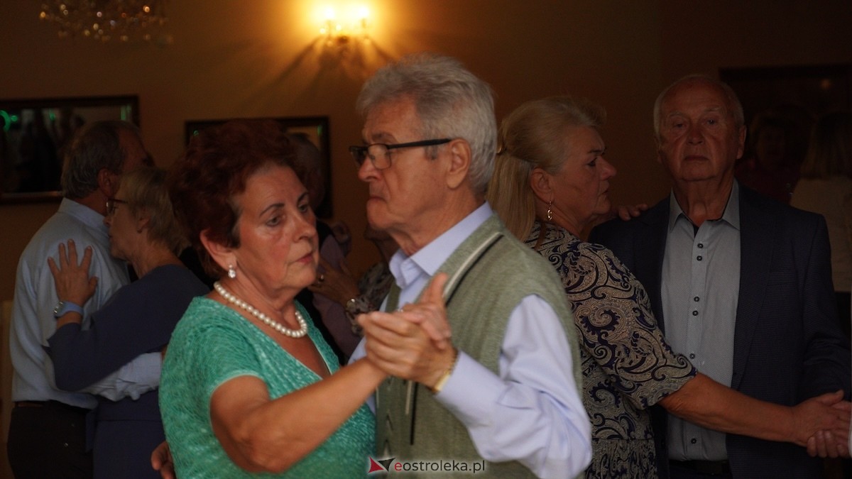 Jak za dawnych lat - potańcówka w gminie Olszewo-Borki [02.10.2025] - zdjęcie #24 - eOstroleka.pl