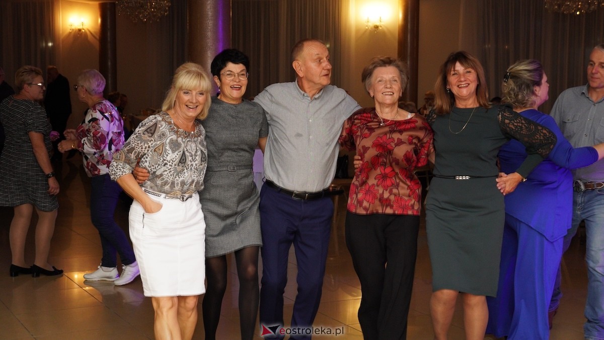 Jak za dawnych lat - potańcówka w gminie Olszewo-Borki [02.10.2025] - zdjęcie #11 - eOstroleka.pl