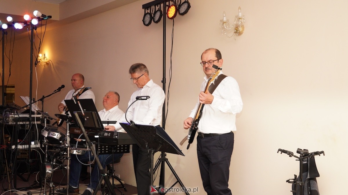 Jak za dawnych lat - potańcówka w gminie Olszewo-Borki [02.10.2025] - zdjęcie #7 - eOstroleka.pl