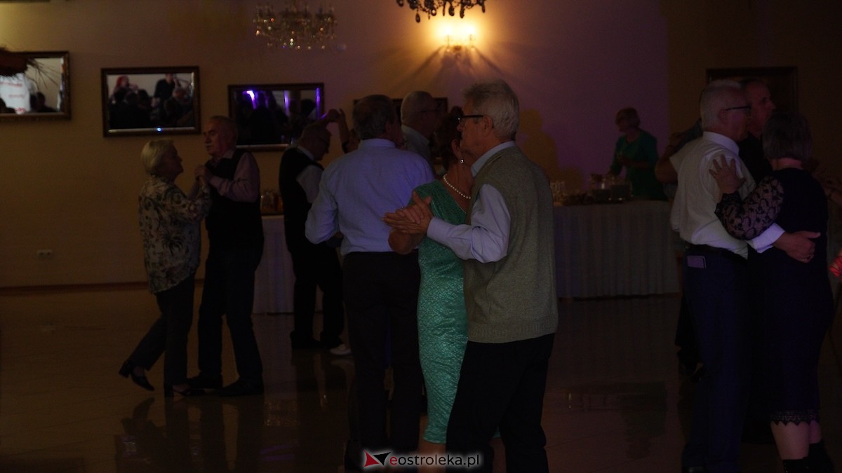 Jak za dawnych lat - potańcówka w gminie Olszewo-Borki [02.10.2025] - zdjęcie #5 - eOstroleka.pl