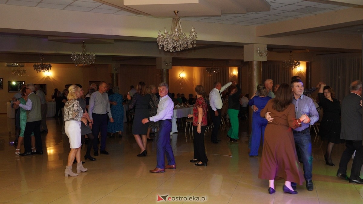 Jak za dawnych lat - potańcówka w gminie Olszewo-Borki [02.10.2025] - zdjęcie #3 - eOstroleka.pl