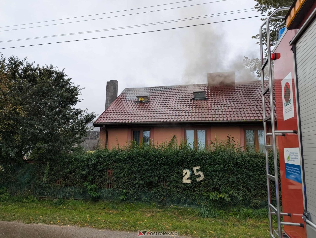 Pożar budynku mieszkalnego w Kruszewie w gminie Goworowo [03.10.2025] - zdjęcie #24 - eOstroleka.pl