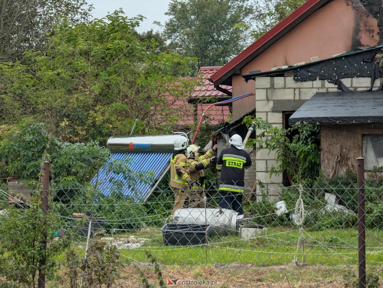 Pożar budynku mieszkalnego w Kruszewie w gminie Goworowo [03.10.2025] - zdjęcie #9 - eOstroleka.pl