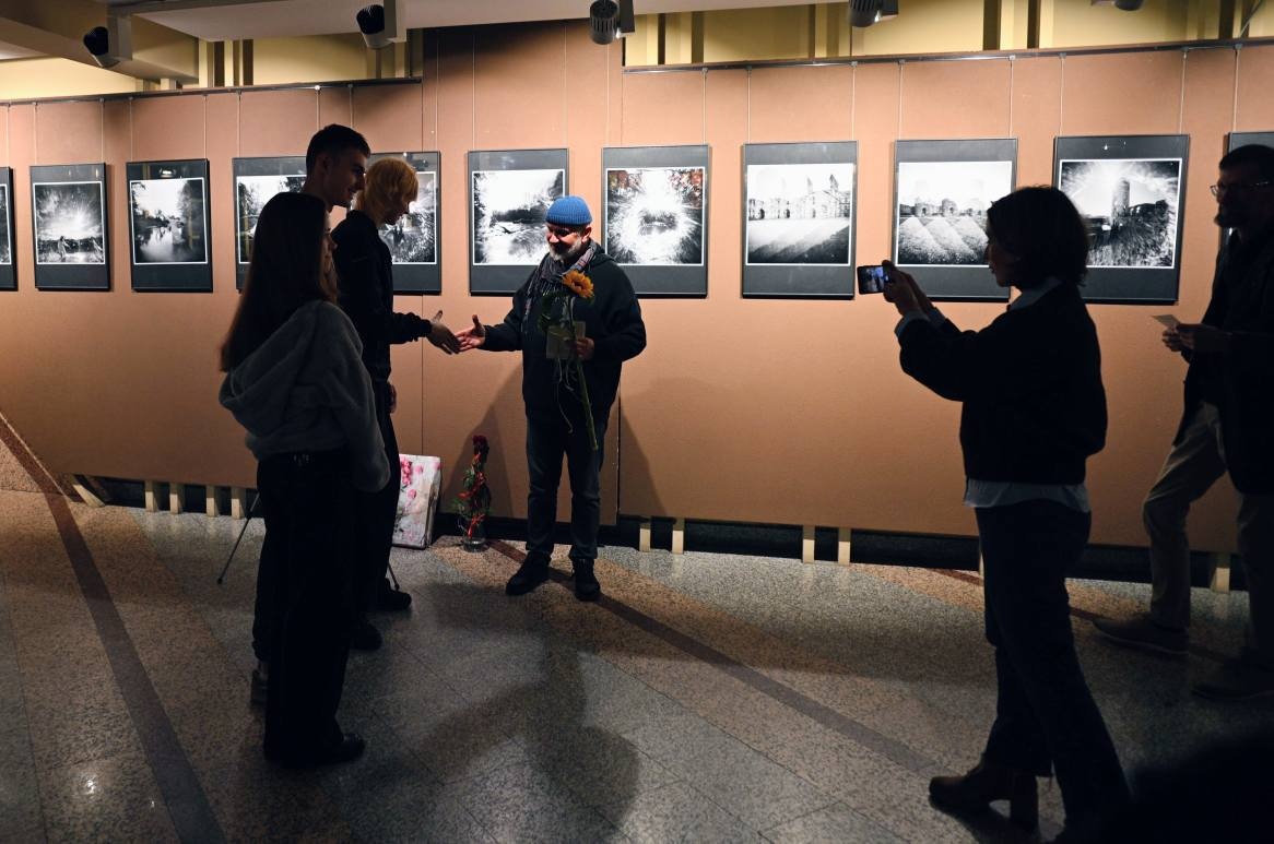 Dwa światy fotografii w Ostrołęckim Centrum Kultury: Wernisaże w ramach XVII Festiwalu OFF [03.10.2025] - zdjęcie #9 - eOstroleka.pl