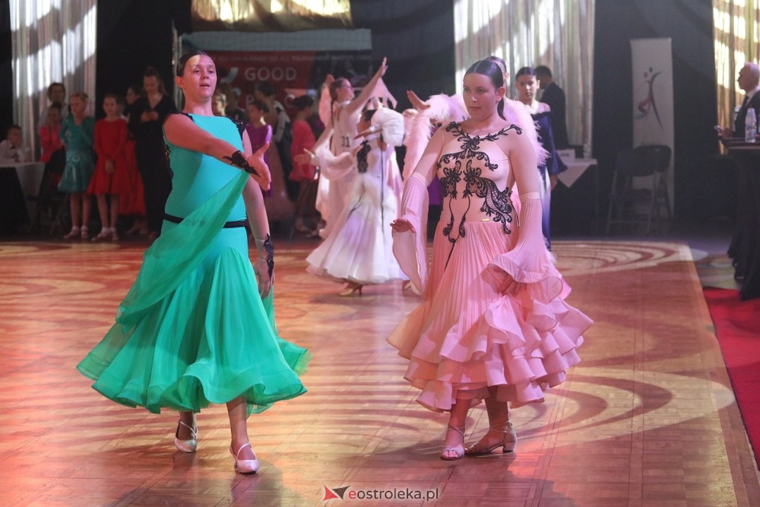 Turniej Tańca Towarzyskiego O Złotą Podwiązkę [4.10.2025] - zdjęcie #46 - eOstroleka.pl