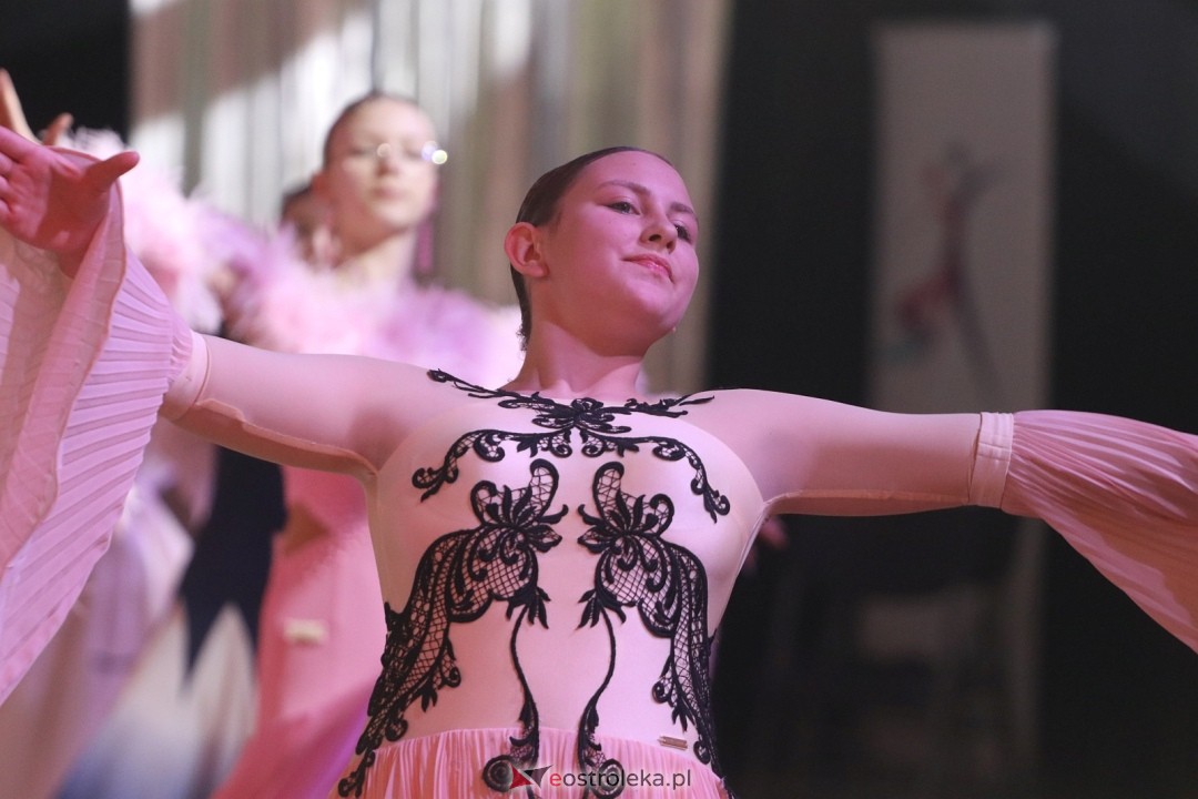 Turniej Tańca Towarzyskiego O Złotą Podwiązkę [4.10.2025] - zdjęcie #45 - eOstroleka.pl