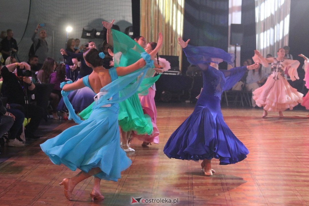 Turniej Tańca Towarzyskiego O Złotą Podwiązkę [4.10.2025] - zdjęcie #39 - eOstroleka.pl