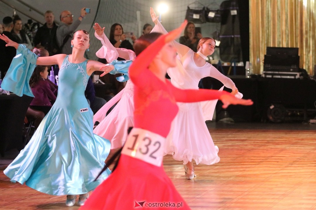 Turniej Tańca Towarzyskiego O Złotą Podwiązkę [4.10.2025] - zdjęcie #37 - eOstroleka.pl