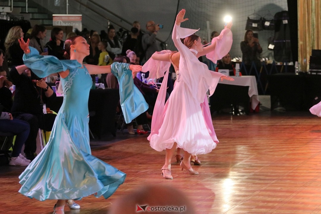 Turniej Tańca Towarzyskiego O Złotą Podwiązkę [4.10.2025] - zdjęcie #36 - eOstroleka.pl