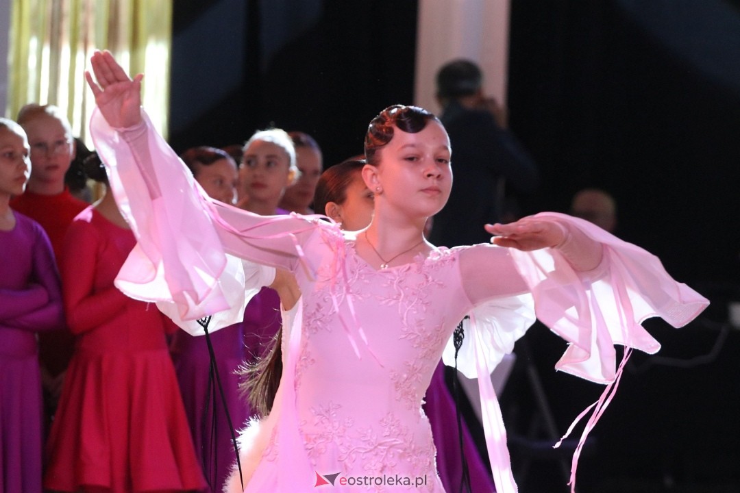 Turniej Tańca Towarzyskiego O Złotą Podwiązkę [4.10.2025] - zdjęcie #32 - eOstroleka.pl