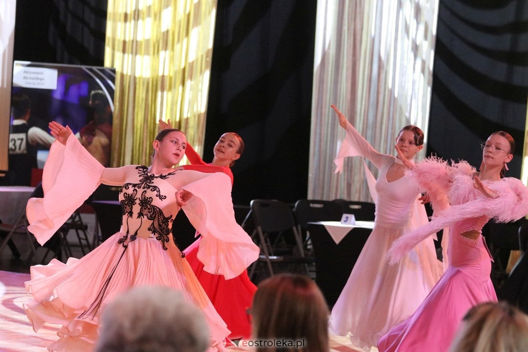 Turniej Tańca Towarzyskiego O Złotą Podwiązkę [4.10.2025] - zdjęcie #31 - eOstroleka.pl