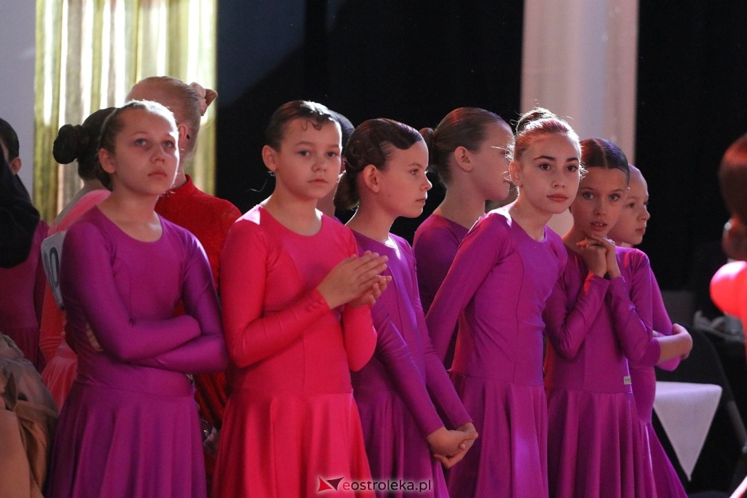 Turniej Tańca Towarzyskiego O Złotą Podwiązkę [4.10.2025] - zdjęcie #27 - eOstroleka.pl