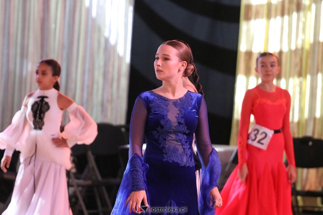 Turniej Tańca Towarzyskiego O Złotą Podwiązkę [4.10.2025] - zdjęcie #23 - eOstroleka.pl