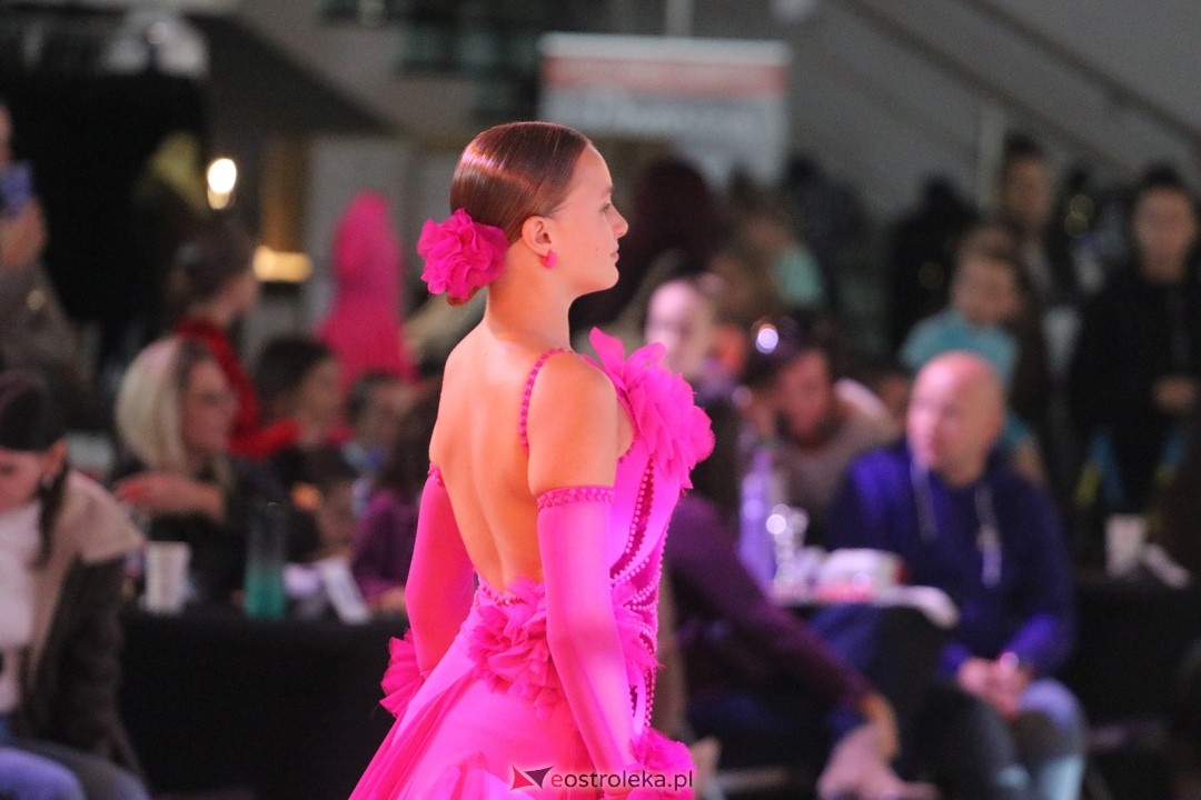 Turniej Tańca Towarzyskiego O Złotą Podwiązkę [4.10.2025] - zdjęcie #17 - eOstroleka.pl