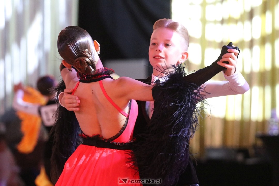 Turniej Tańca Towarzyskiego O Złotą Podwiązkę [4.10.2025] - zdjęcie #13 - eOstroleka.pl