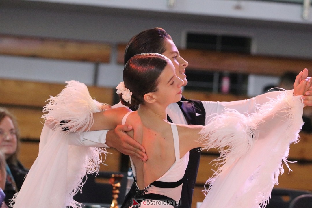 Turniej Tańca Towarzyskiego O Złotą Podwiązkę [4.10.2025] - zdjęcie #12 - eOstroleka.pl