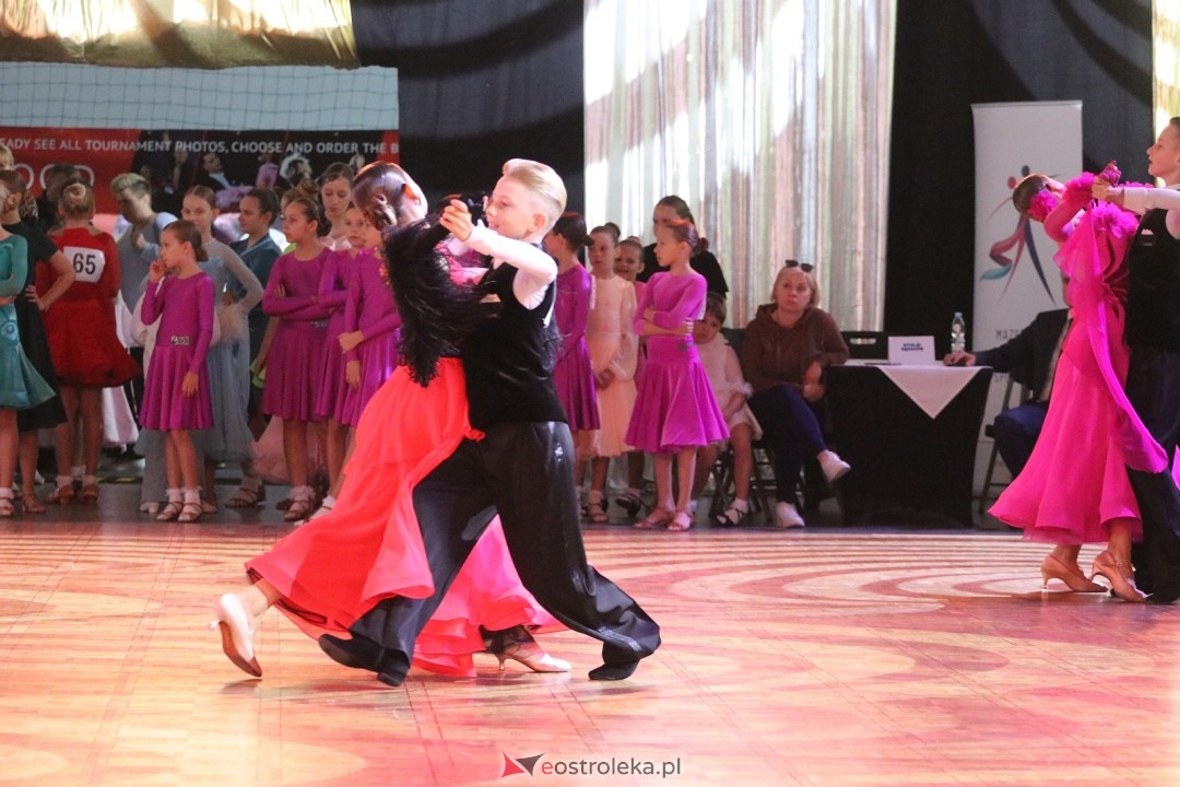 Turniej Tańca Towarzyskiego O Złotą Podwiązkę [4.10.2025] - zdjęcie #10 - eOstroleka.pl