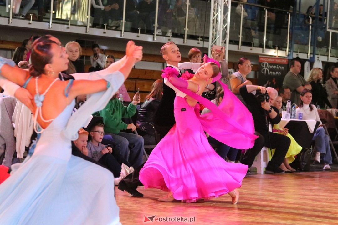 Turniej Tańca Towarzyskiego O Złotą Podwiązkę [4.10.2025] - zdjęcie #6 - eOstroleka.pl