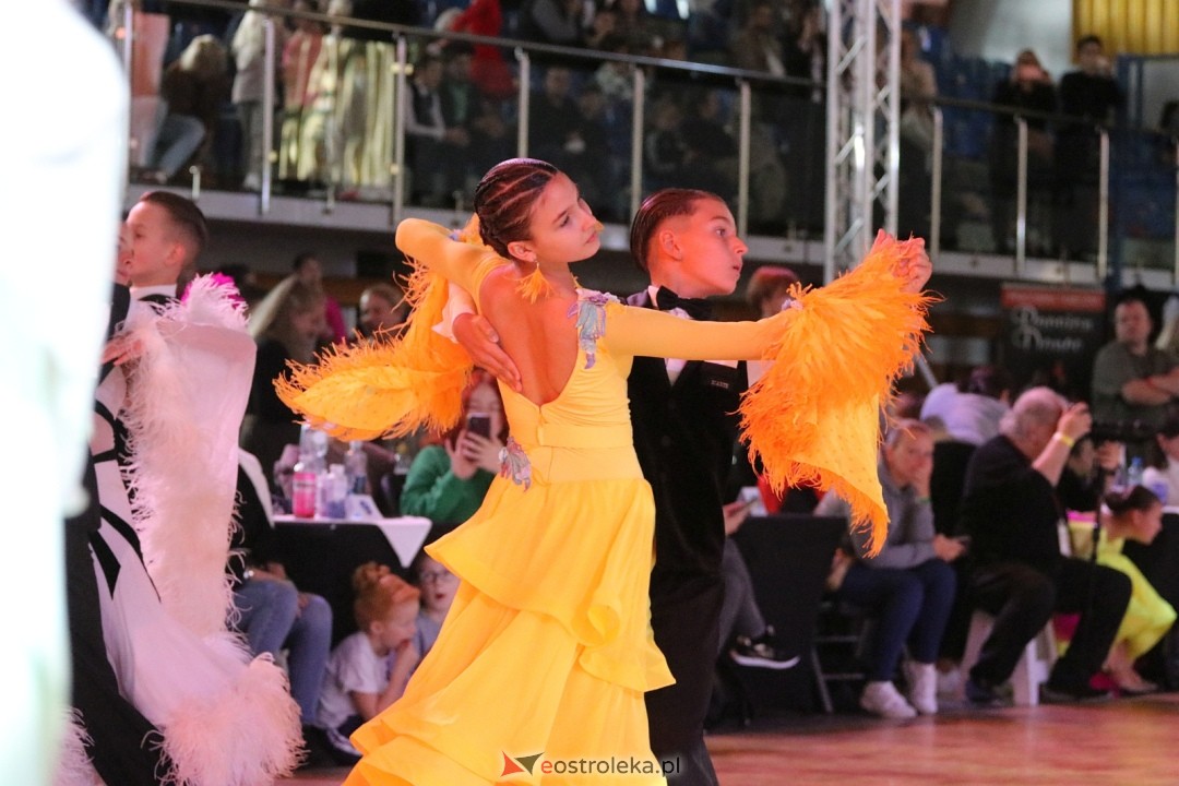 Turniej Tańca Towarzyskiego O Złotą Podwiązkę [4.10.2025] - zdjęcie #95 - eOstroleka.pl